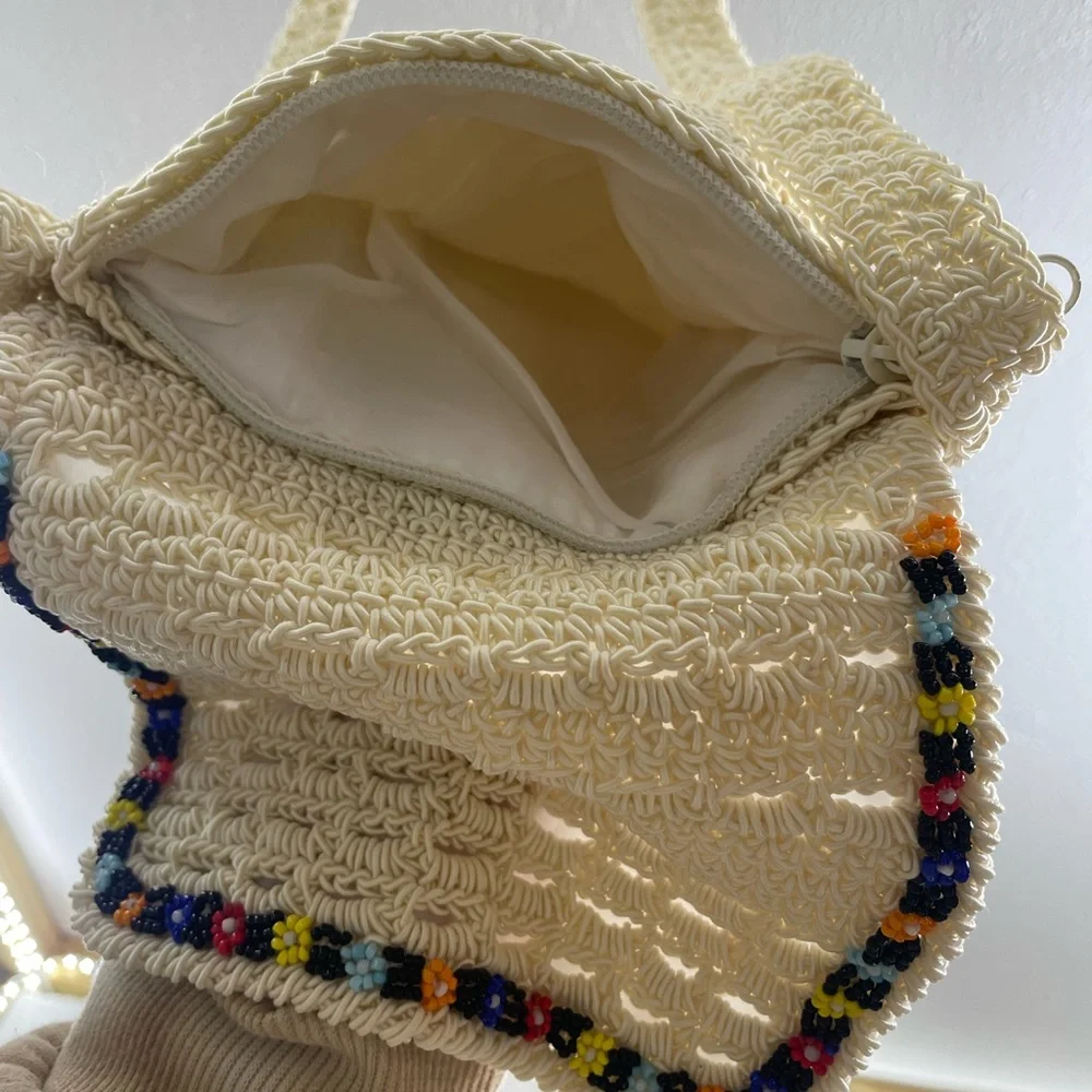 Vintage Y2K 90’s Crocheted Beaded Flower Beige 2 Pocket Crossbody Purse